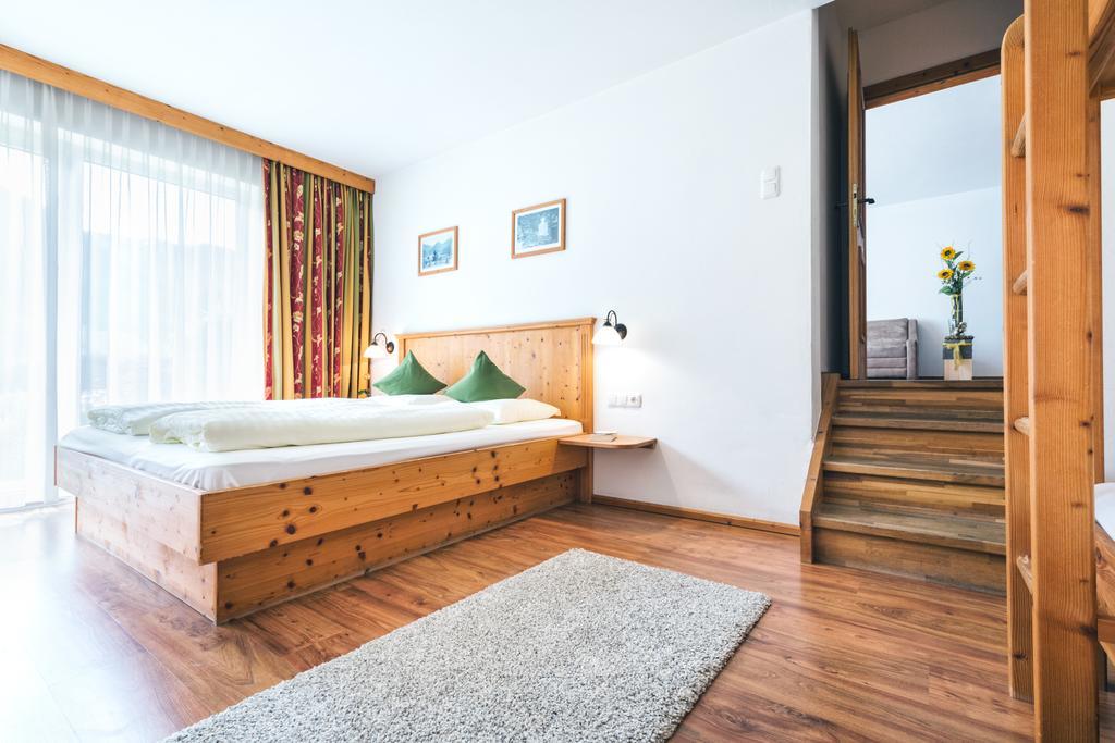 Apparthotel Alpenchalet Neukirchen am Grossvenediger Exterior foto